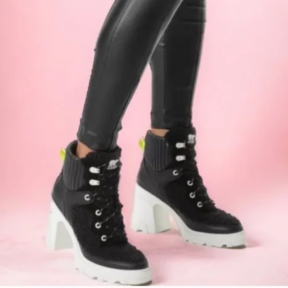 NWT Sorel Brex Heel Cozy Lace Booties in Black/Sea Salt Platform Chunky - Picture 1 of 11